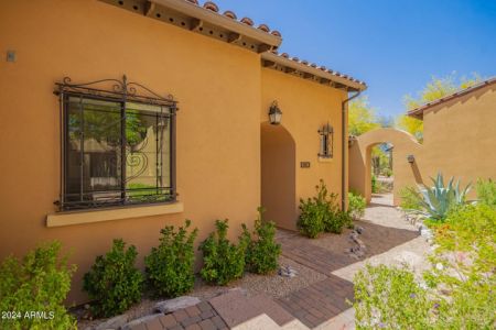 20704N. 90th Place, Unit 1067