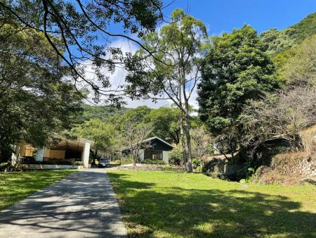 Jingshan Secluded Estate